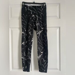 Old Navy Black and White Leggings